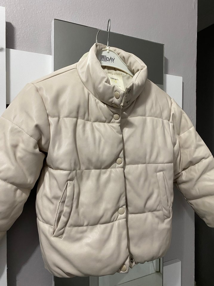 Düğmeli Bej Kısa Kadın Mont - Görsel 2