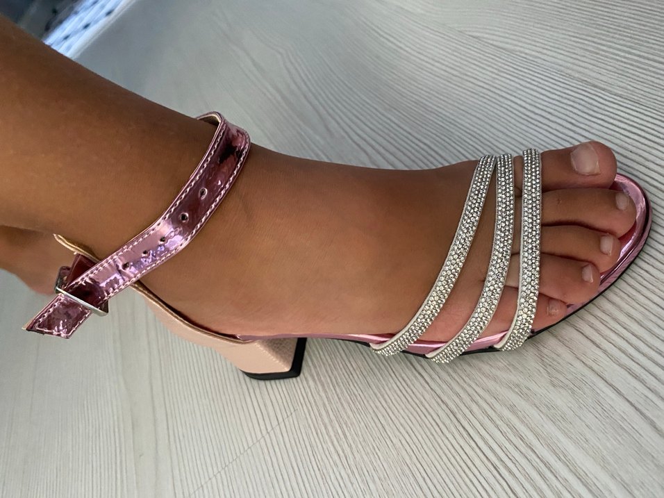 Kız Çocukları İçin Pembe Parlak Tokalı Özel Ayakkabı - Görsel 2