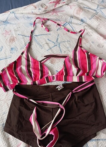 44 Beden Şık bir bikini