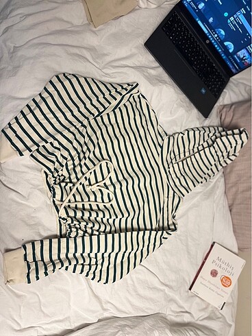 #sweatshirt #kazak #zara #lcw #çizgili 