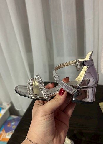 Çocuk topuklu ayakkabı - Görsel 2