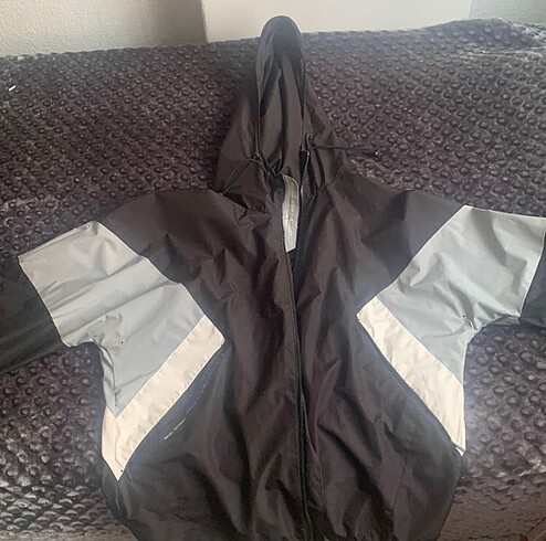 pull bear yağmurluk