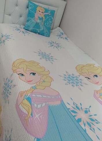 Elsa karakterli pike ve kırlent