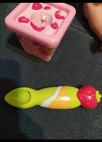 Beden Baby alive çilek yiyen bebegim