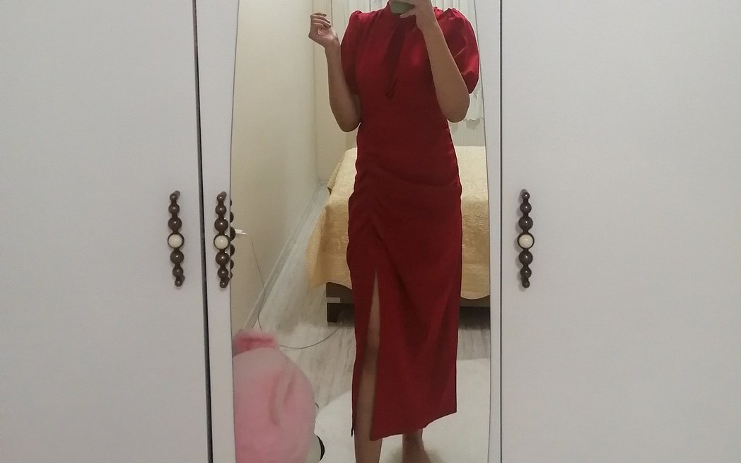 Kırmızı elbise - Görsel 2