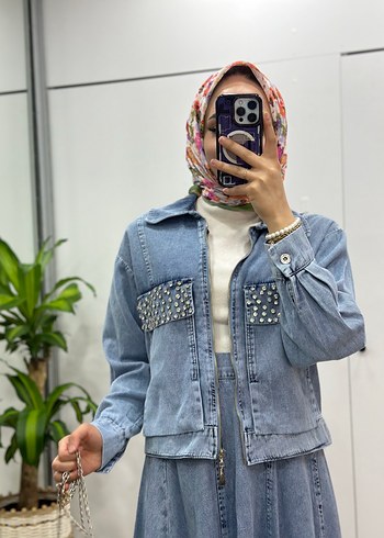 Pul Detaylı Mavi Kısa Denim Ceket Etek takım