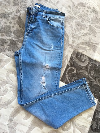 Mom jean formunda 
