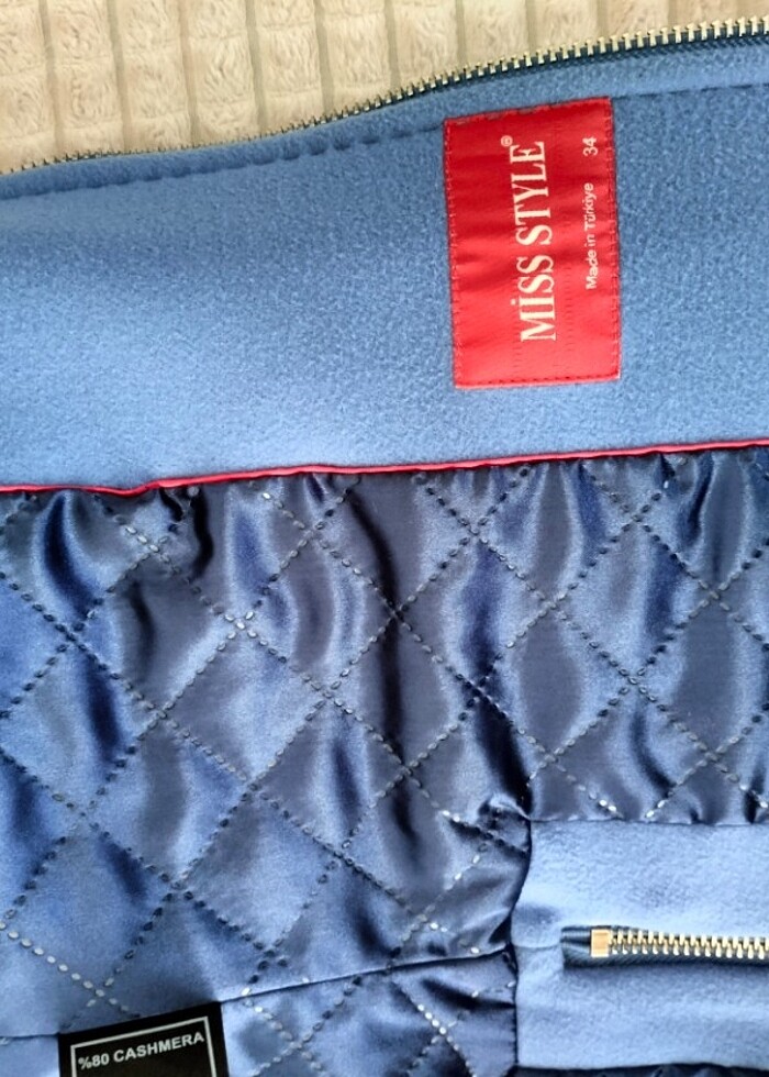 Sıfır ayarında yakası kürklü kaşe kaban - Görsel 4