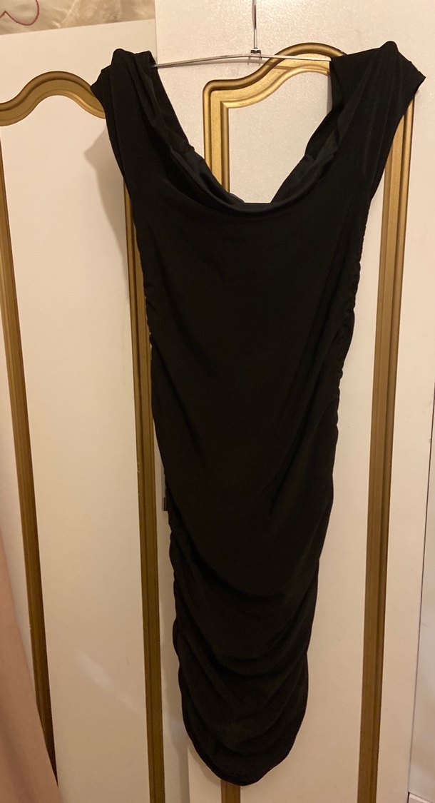 Siyah Drapeli Uzun Gövdeli Kadın Elbise - Görsel 2