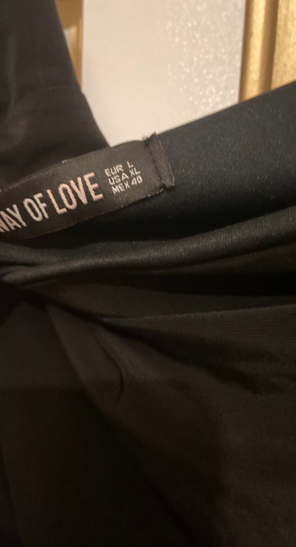 Siyah Drapeli Uzun Gövdeli Kadın Elbise - Görsel 3