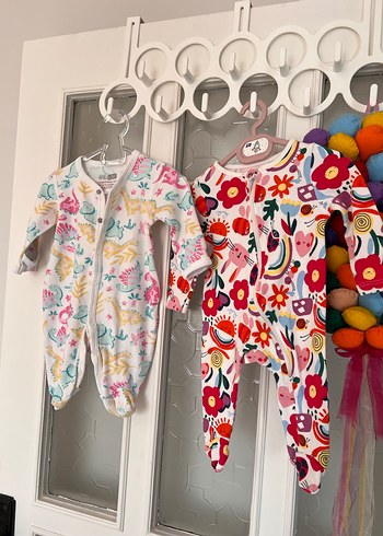 Çiçek ve Hayvan Desenli Kız Bebek Tulumları