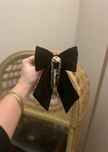 Siyah Kadife Fiyonk Saç Tokası Altın Zincirli - Görsel 2