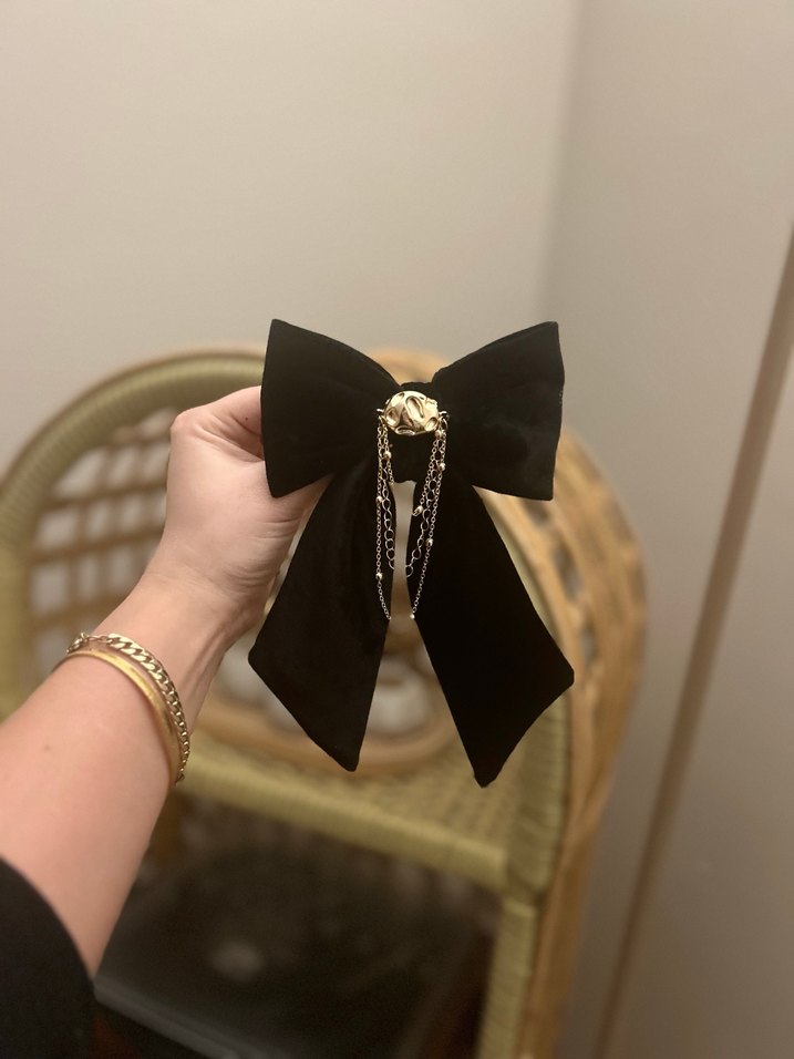 Siyah Kadife Fiyonk Saç Tokası Altın Zincirli - Görsel 2