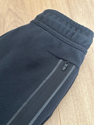 11-12 Yaş Beden siyah Renk NİKE TECH FLEECE EŞOFMAN ALTI