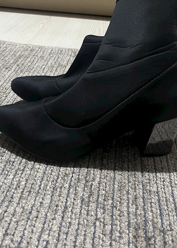 Siyah Blok Topuklu Elastik Kadın Bot - Görsel 4