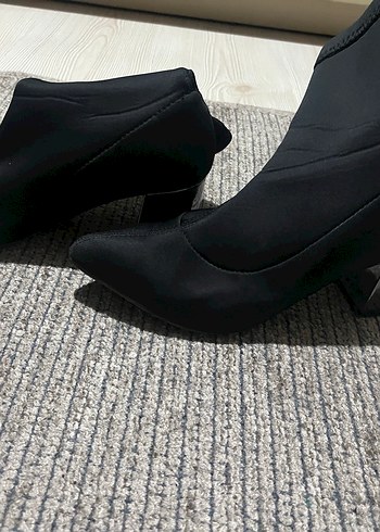 Siyah Blok Topuklu Elastik Kadın Bot - Görsel 5