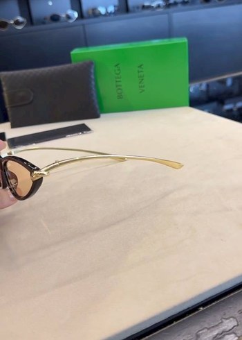  Beden Bottega veneta gözlük