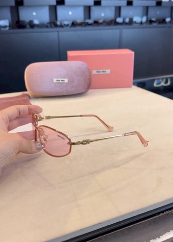 Miu Miu Pemve camlı miu miu güneş gözlüğü