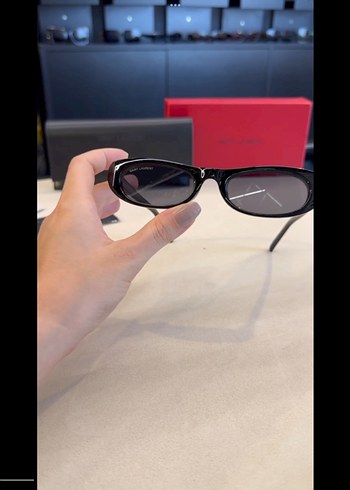  Beden Saint laurent güneş gözlüğü