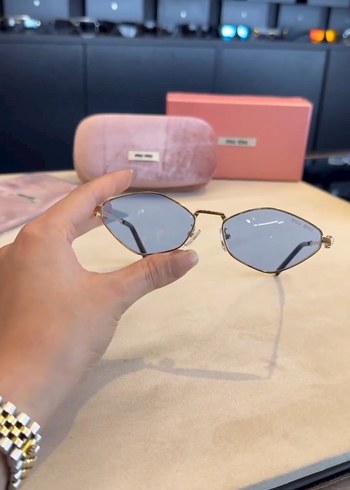 Miu Miu Miu miu mavi camlı güneş gözlüğü