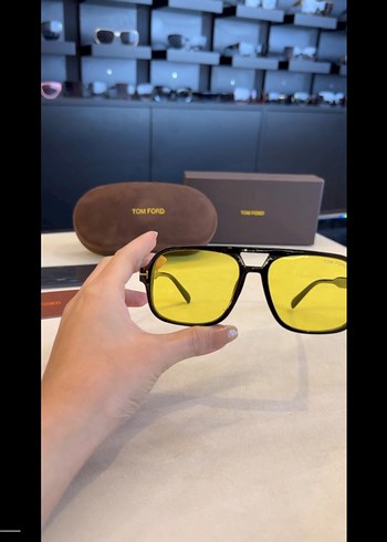  Beden Tom Ford Şeffaf Sarı Güneş Gözlüğü