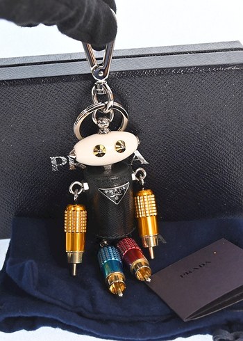 Renkli Zincir Detaylı Prada Kadın Charm - Görsel 4