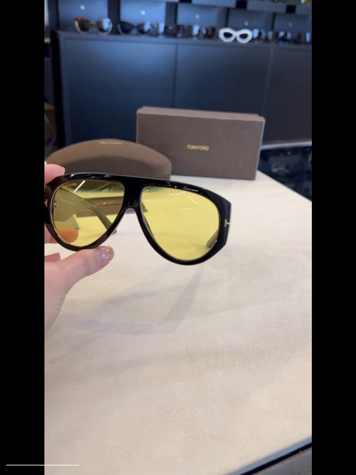 Tom Ford sarı camlı güneş gözlüğü - Görsel 3