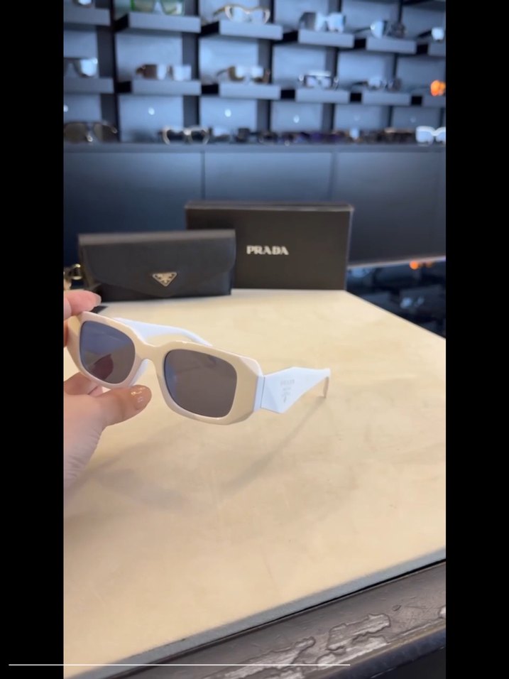 Beyaz Prada Kadın Güneş Gözlüğü - Görsel 4