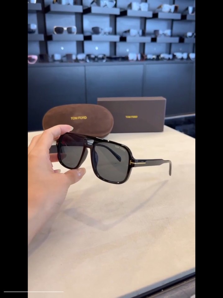 Tom Ford Siyah Güneş Gözlüğü - Görsel 4