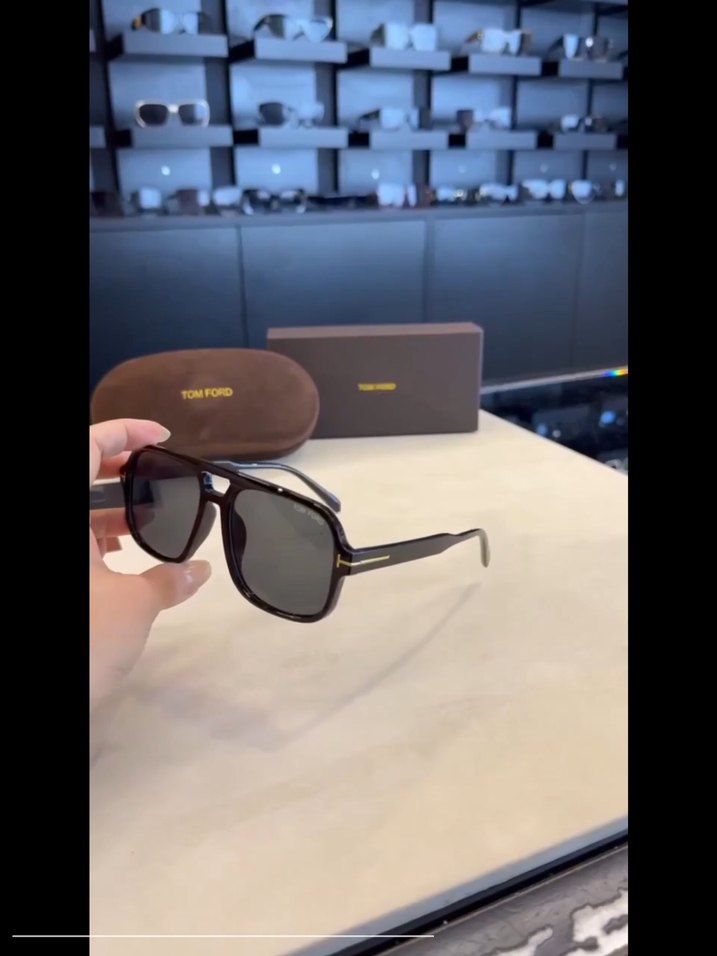 Tom Ford Siyah Güneş Gözlüğü - Görsel 2