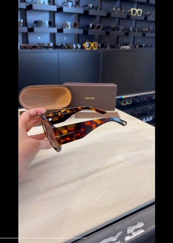 Tom ford güneş gözlüğü gözlük etiketli - Görsel 5