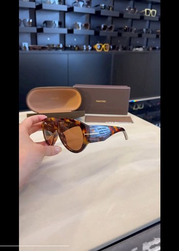 Tom ford güneş gözlüğü gözlük etiketli - Görsel 3