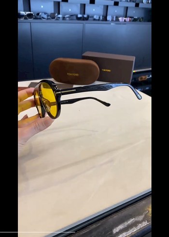Tom ford güneş gözlüğü gözlük etiketli - Görsel 3