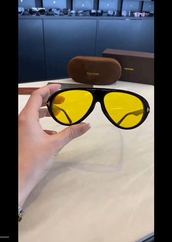 Tom ford güneş gözlüğü gözlük etiketli - Görsel 2