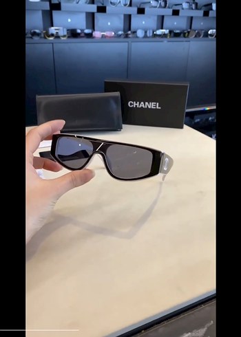 Chanel Siyah Kadın Güneş Gözlüğü - Görsel 4