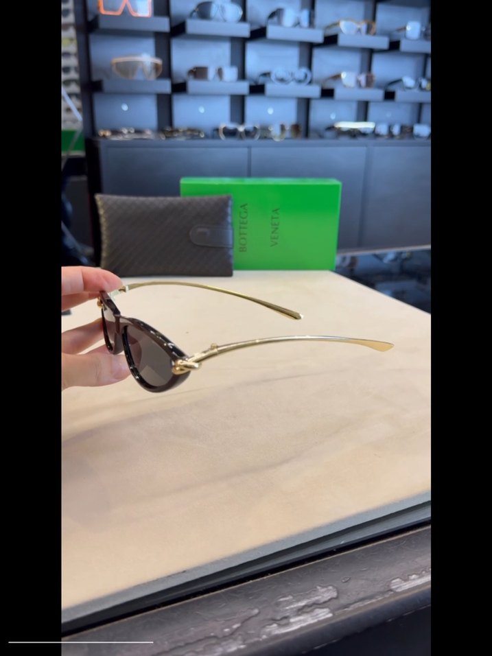 Bottega veneta güneş gözlüğü - Görsel 4