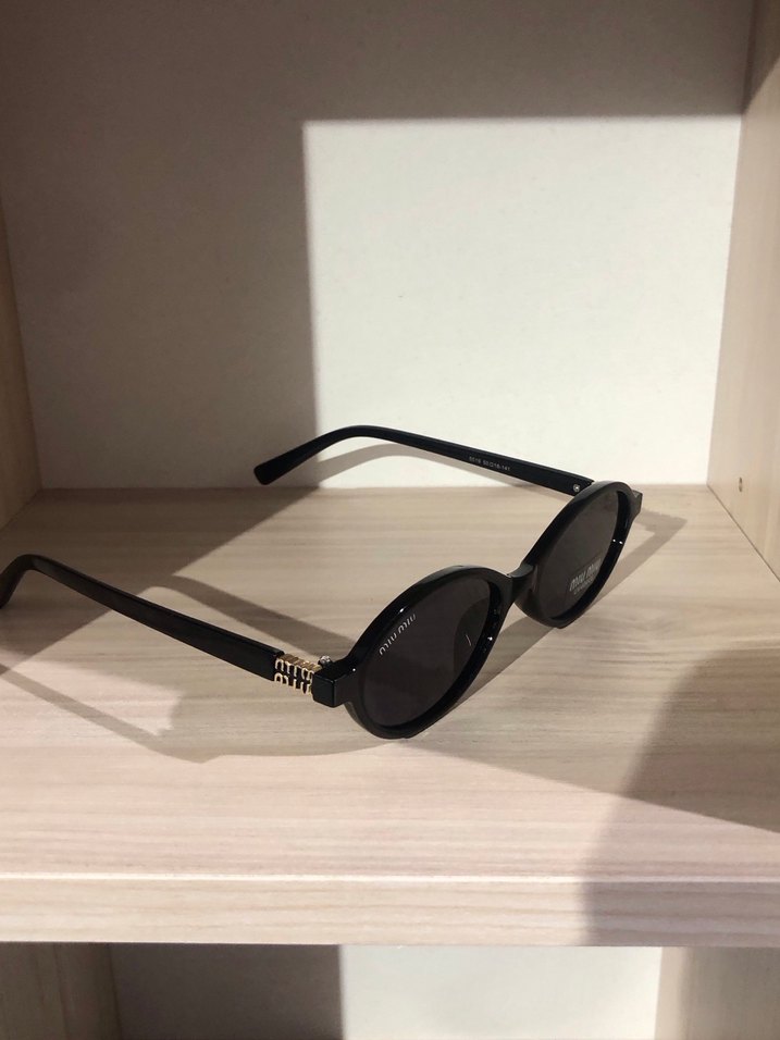 Miu miu oval güneş gözlüğü gözlük - Görsel 2
