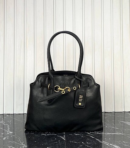 Miu miu aventure bag