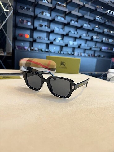 Burberry güneş gözlüğü unisex