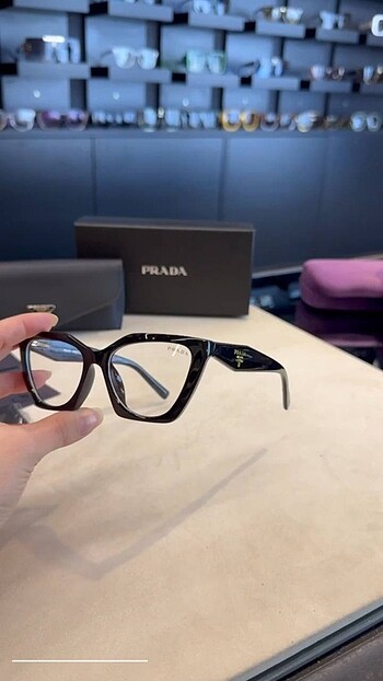 Prada şeffaf gözlük