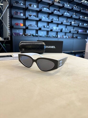 Chanel siyah beyaz güneş gözlüğü chanel gözlük