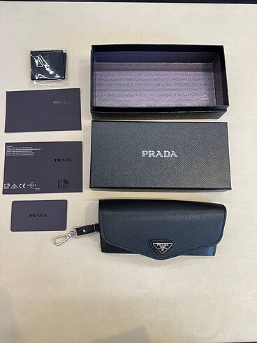Prada gözlük kutusu