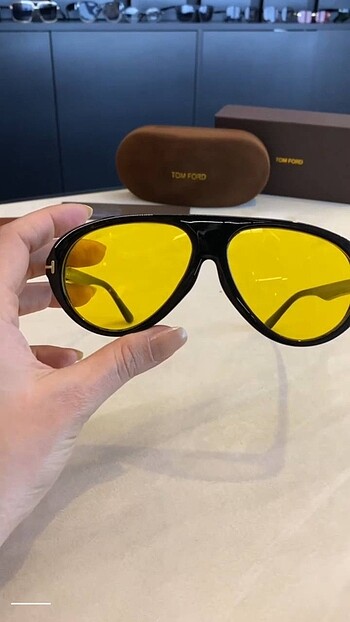 Beden Tom Ford sarı camlı unisex güneş gözlüğü