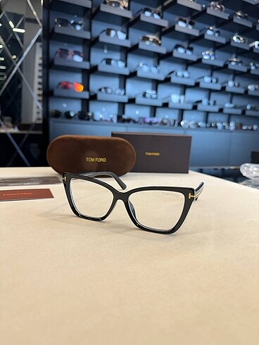Tom Ford şeffaf gözlük