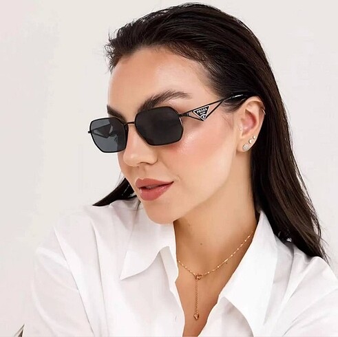 Prada güneş gözlüğü