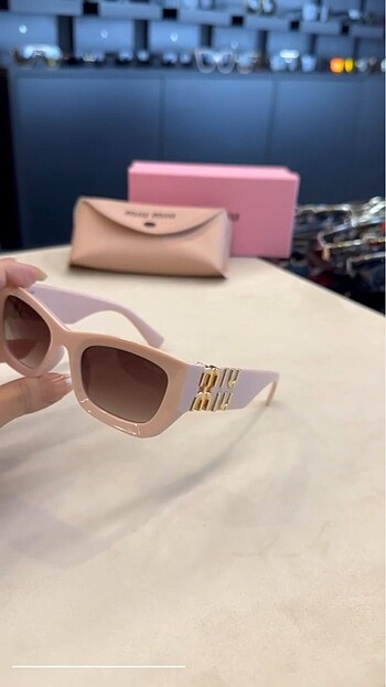 Miu Miu Miu miu güneş gözlüğü