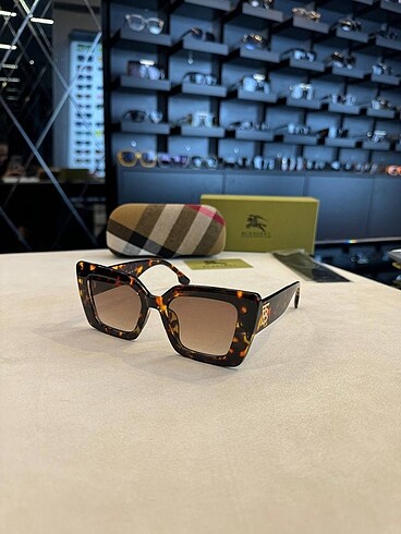 Burberry güneş gözlüğü