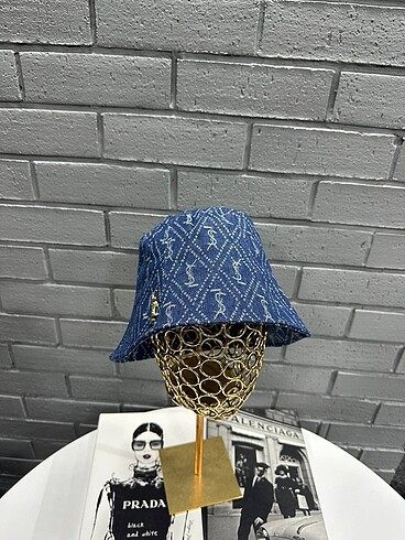 Saint laurent şapka