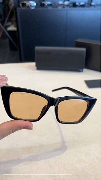 Beden ten rengi Renk Saint laurent şeffaf gözlük