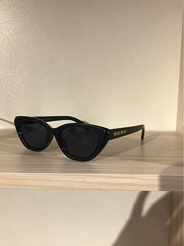 Miu miu güneş gözlüğü
